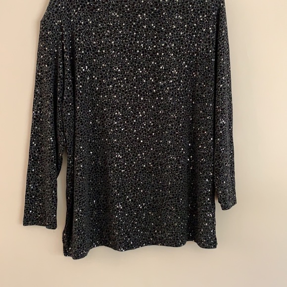 Women’s top - Picture 2 of 6